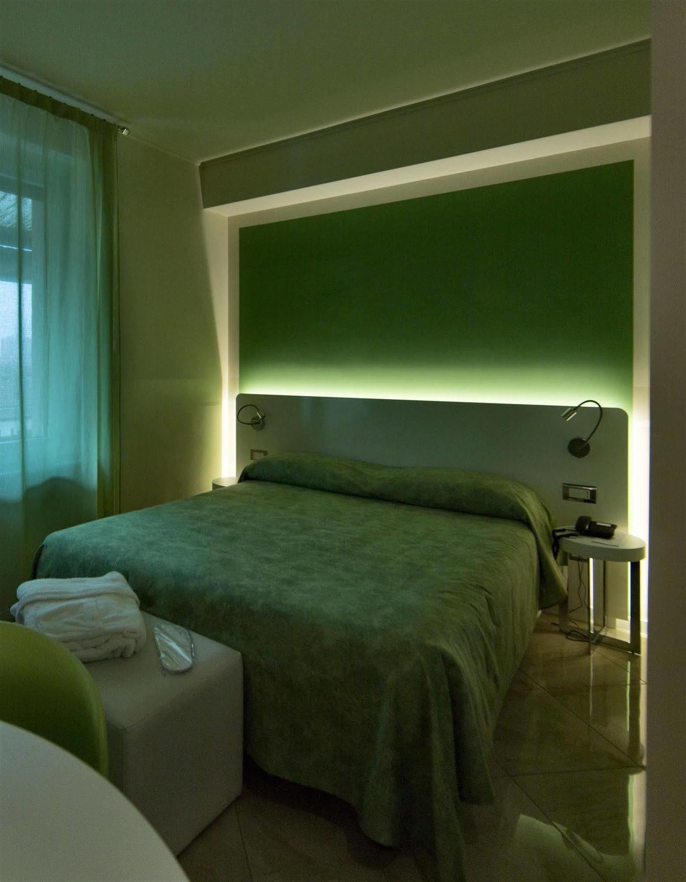 Hotel Londra Alessandria Exterior foto